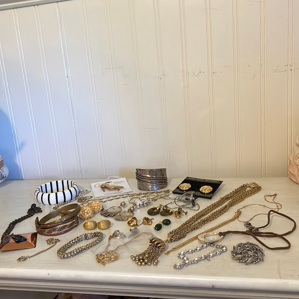 lot vintage to newer jewelry jade 14 kt gold plated more copper brass necklaces